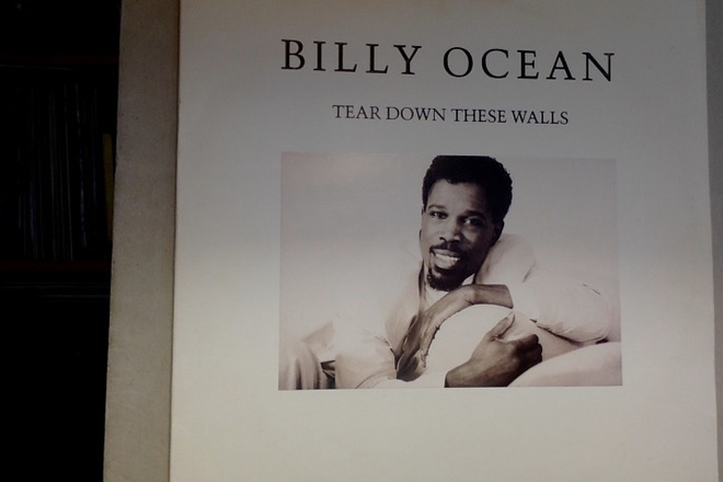 BILLY OCEAN  ::  TEAR DOWN THESE WALLS :: VINYYLI LP  1988 !