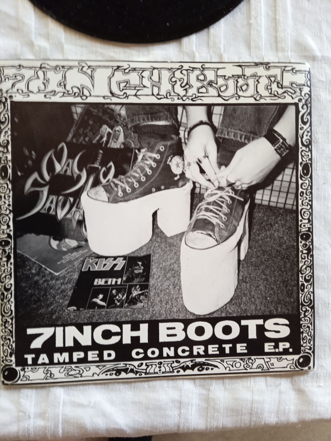 KUVAPUSSI EP- LEVY: 7 INCH BOOTS: TAMPED CONCRETE EP