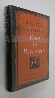 Agate Nesaule : Frau in Bernstein