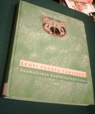 Pajamo: Lehti puusta variseepi SUOMALAINEN KOULULAULUPERINNE
