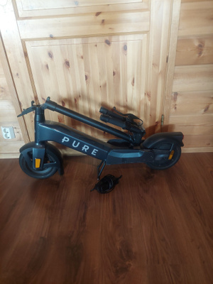 Pure advance+ sähköpotkulauta musta