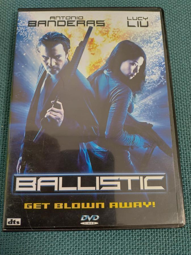 BALLISTIC (Antonio Banderas, Lucy Liu)***