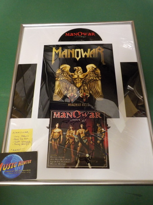 MANOWAR TAULU KOKO BANDIN NIMMAREILLA