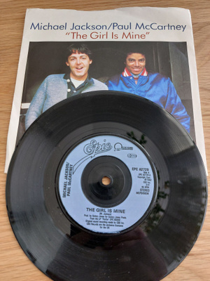 Michael Jackson / Paul McCartney – The Girl Is Mine