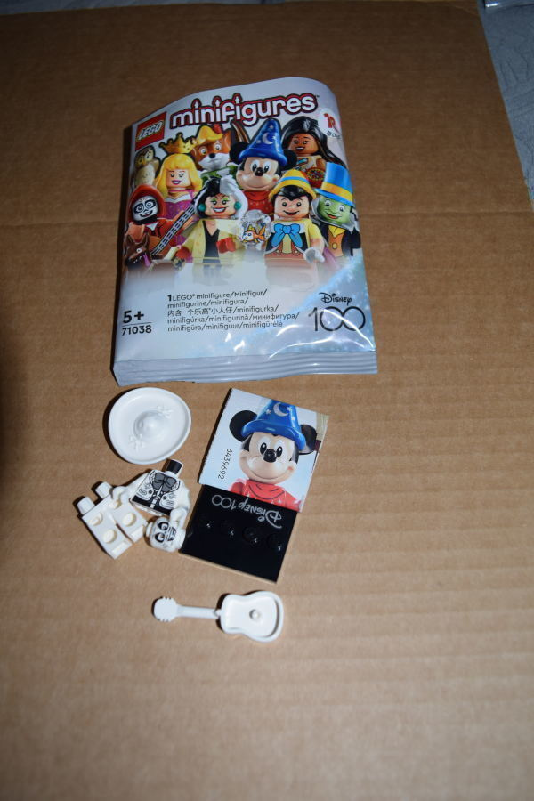Lego 71038  Disney 100 minifiguuri Ernesto De La Cruz