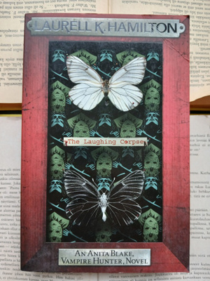 Laurell Hamilton - The Laughing Corpse • Anita Blake...
