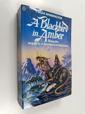 Freda Warrington : A Blackbird in Amber