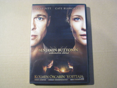 BENJAMIN BUTTONIN USKOMATON ELÄMÄ ( Brad Pitt )