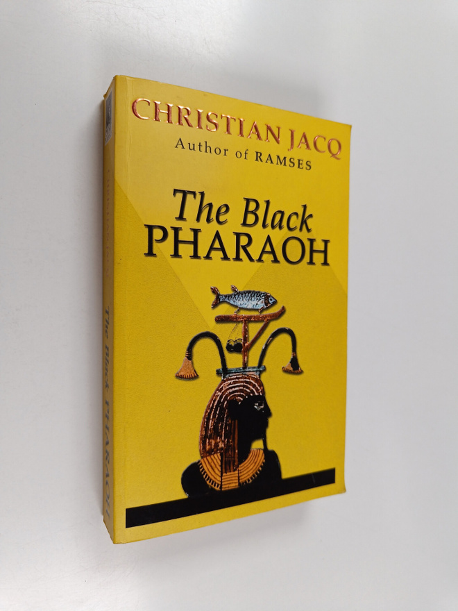 Christian Jacq : The black pharaoh