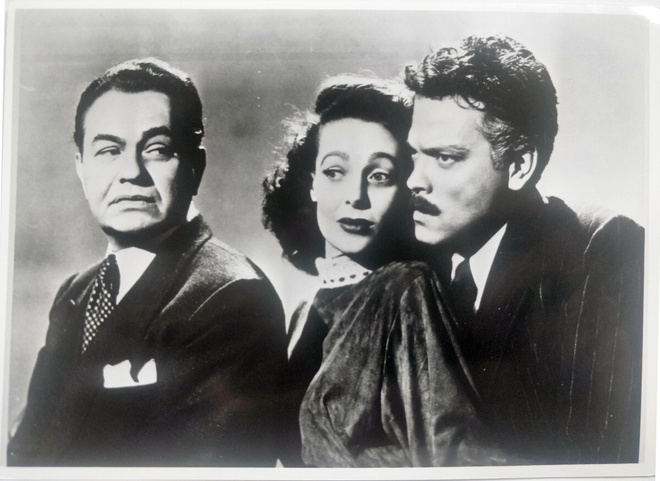 Pressikuva: Muukalainen katoaa (Orson Welles)