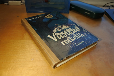 Enid Blyton: Viisikko retkellä, sidottu, hyvä