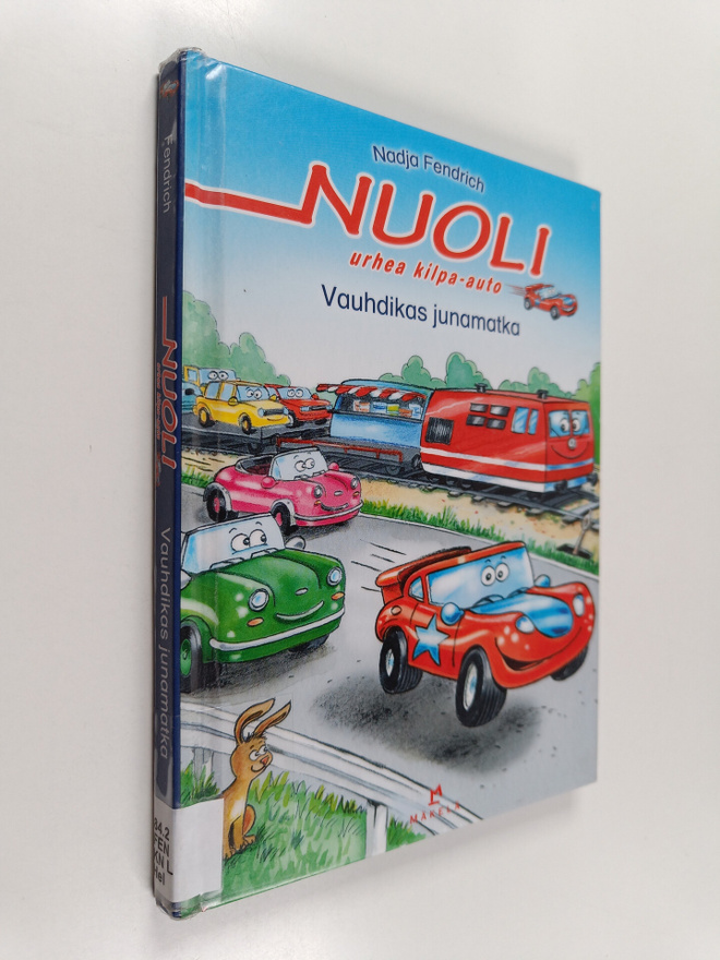 Nadja Fendrich : Nuoli - urhea kilpa-auto : Vauhdikas jun...