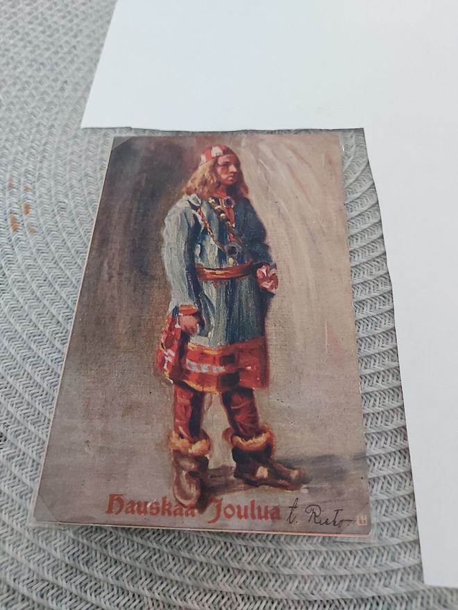2 Suomalaisia kansallispukuja muinaissuomalainen