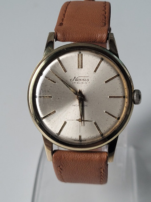 Upea yksilö Swiss made Novus 17 Jewels.