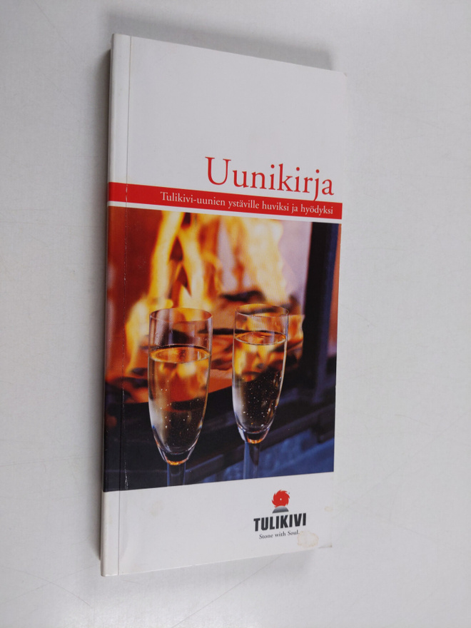 Hannu Konttinen : Uunikirja : Tulikivi-uunien ystäville h...