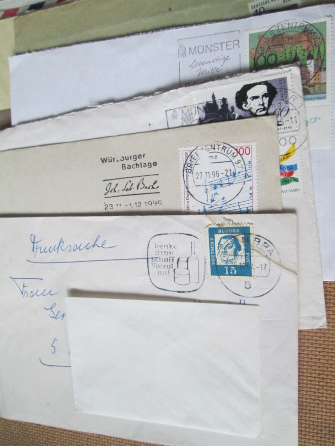 Saksa: yksitoista postilähetystä
