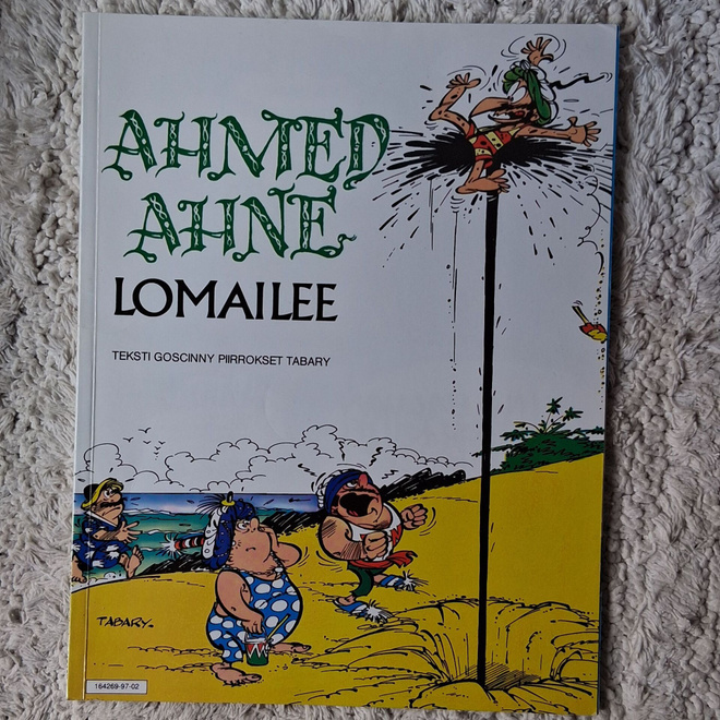 Ahmed Ahne lomailee (kuin uusi)