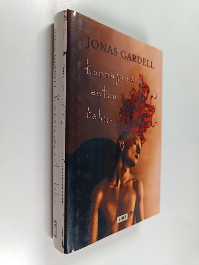 Jonas Gardell : Kummajainen astuu kehiin