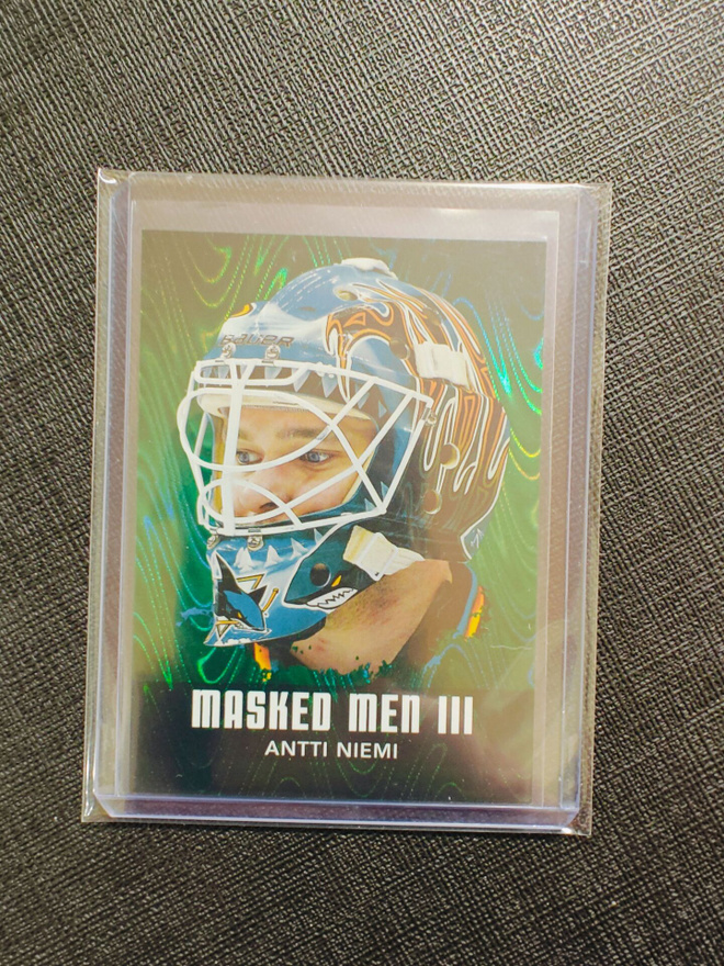 Antti Niemi - 10-11 ITG BTP Masked Men III Emerald /340