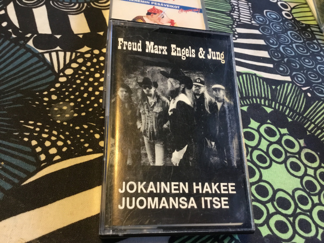 Freud Marx Engels & Jung Jokainen hakee juomansa itse kasett