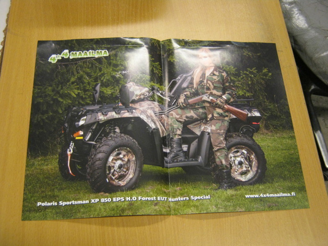4x4 Maailma-lehden juliste