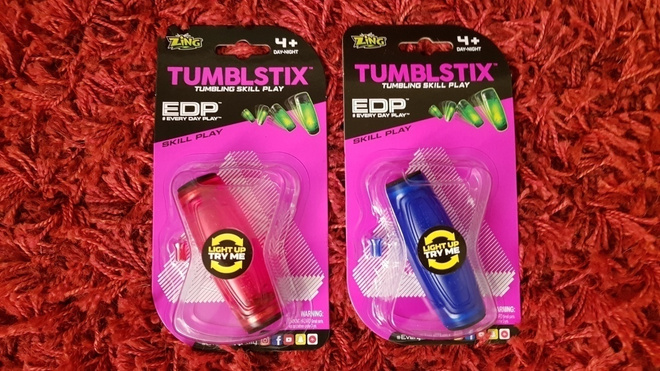 TUMBLSTIX 2kpl ( Eräänlaisia spinnereitä LED - valolla )