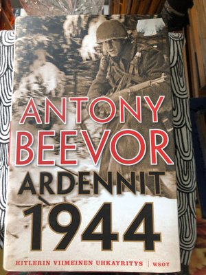 Beevor: Ardennit 1944. 2015. 1.p.