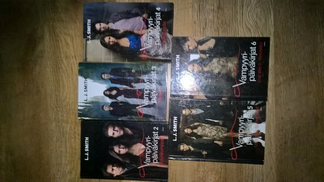 Vampyyripäiväkirjat 2-4 ( kirjat)