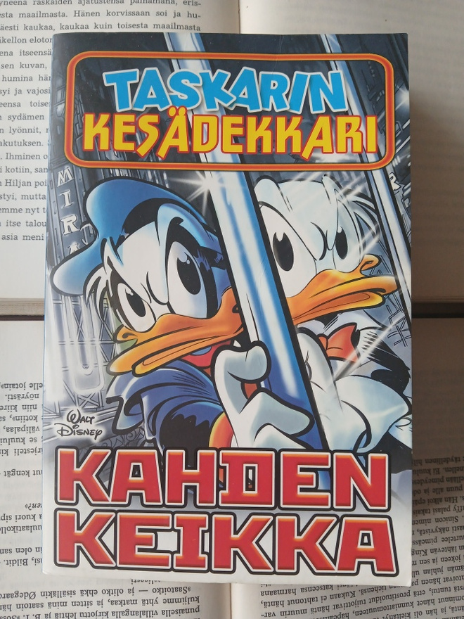 Aku Ankan taskukirja • Taskarin kesädekkari: Kahden keikka