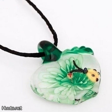 985 .. Sydän Käsintehty Lampwork Taidelasia .. Kaulakoru