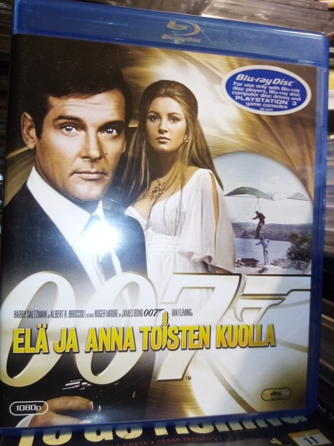 BLU-RAY 007 Elä ja anna toisten kuolla ( SIS POSTIKULU)