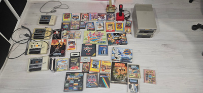 Läjä Commodore C64 kamaa