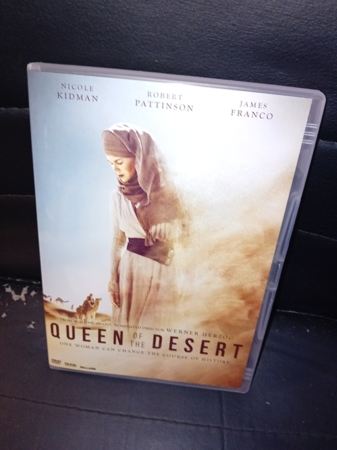 DVD QUEEN OF THE DESERT ( SIS POSTIKULU )