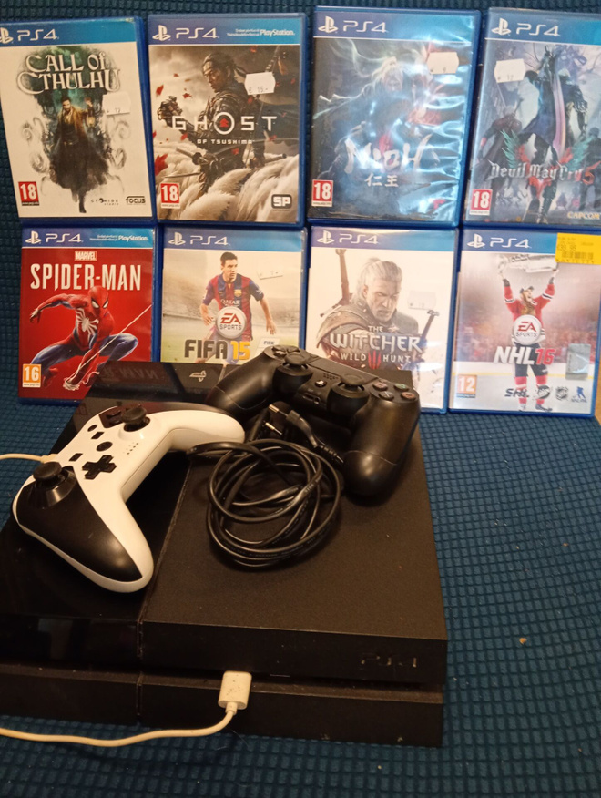 PS4 ja pelit