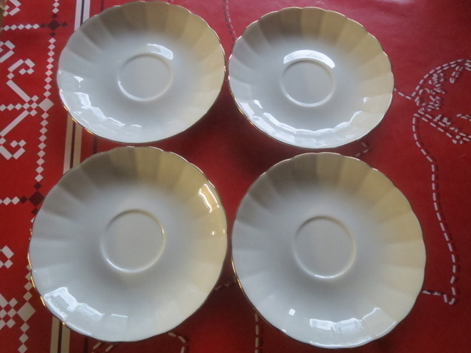 4KPL ARABIA KULTAKORVA TASSIA hlk. 13cm
