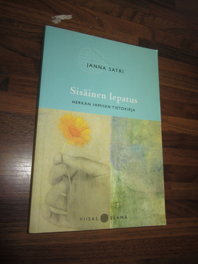 Janna Satri - Sisäinen lepatus (nid.)