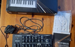 Arturia Microbrute monofoninen syntetisaattori