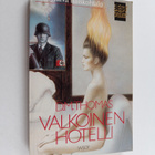 D. M. Thomas : Valkoinen hotelli - pikkukuva 1