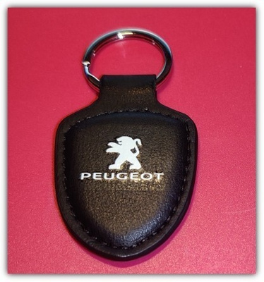 Pieni nahkainen Peugeot avaimenperä / malli 1