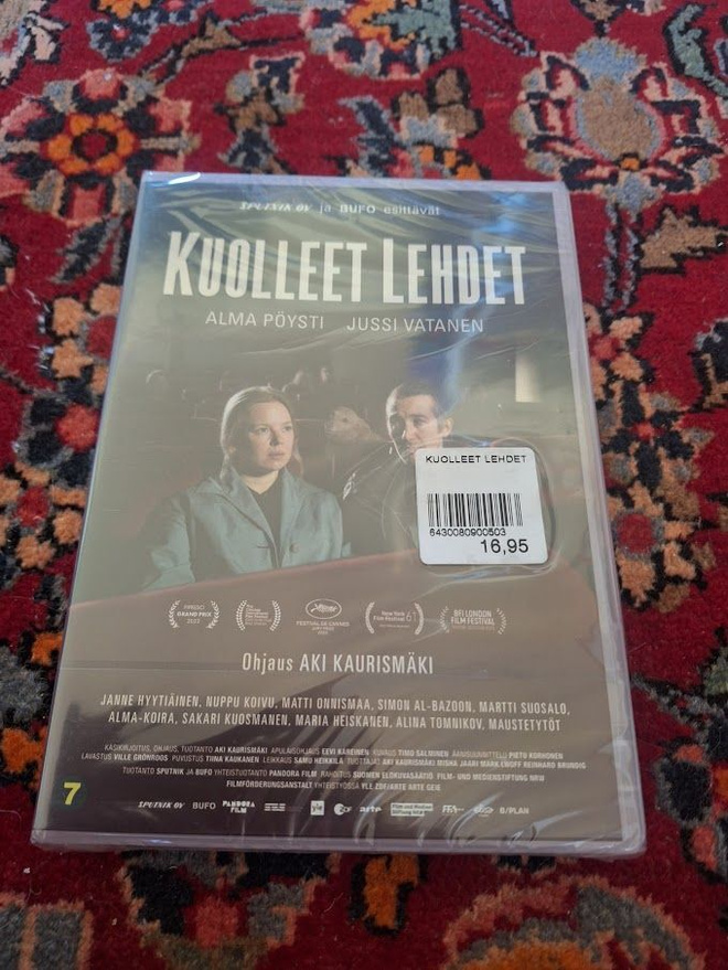 Kuolleet Lehdet-MUOVISSA