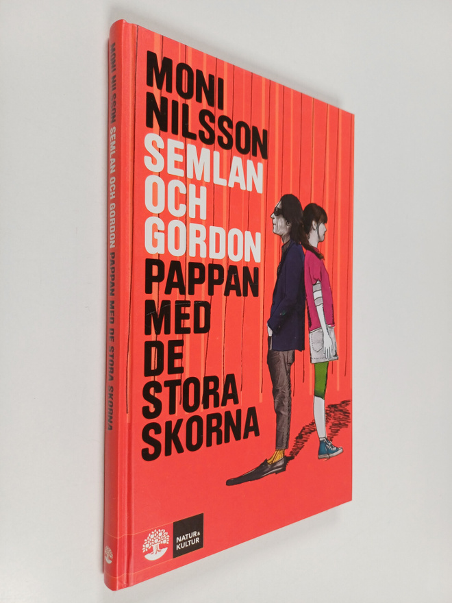 Moni Nilsson : Pappan med de stora skorna