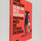 Moni Nilsson : Pappan med de stora skorna - pikkukuva 1