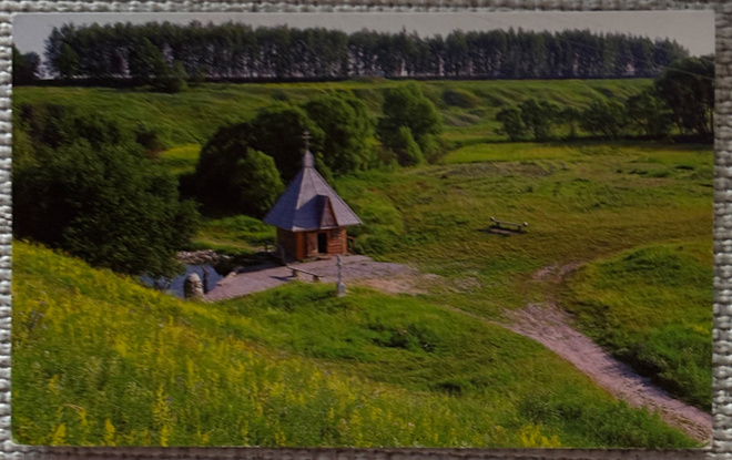 Pyhä lähde ja puukappeli Semyonovskissa, Venäjällä