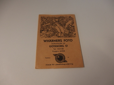 Vanha valokuvakuori v. 1954 , Whärners Foto , Göteborg