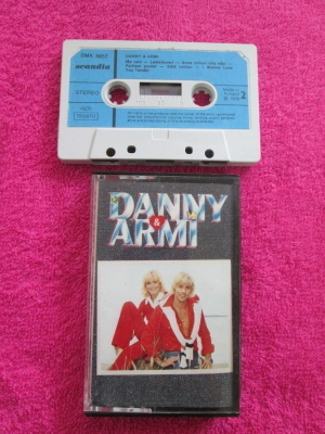 DANNY & ARMI :  SMK 5657