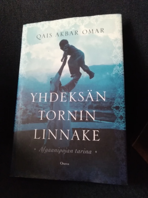 Qais Akbar Omar: Yhdeksän tornin linnake