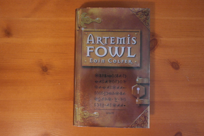 Eoin Colfer:Artemis Fowl.1.P.2001.Sid.Kp.
