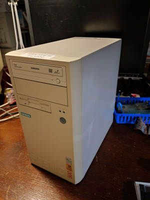 Siemens Scenic 500 (Pentium III, SB Live, Rage XL)