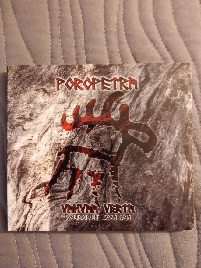 Poropetra: Vahvaa Verta, Mouraisut 2003-2013, digipak