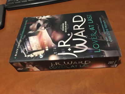 J.R. WARD LOVER AT LAST HYVÄ